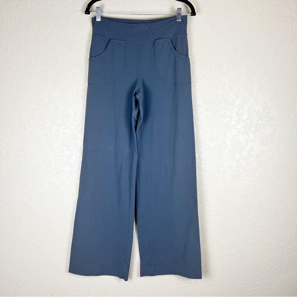 Lululemon wide leg pocketed leggings mid rise